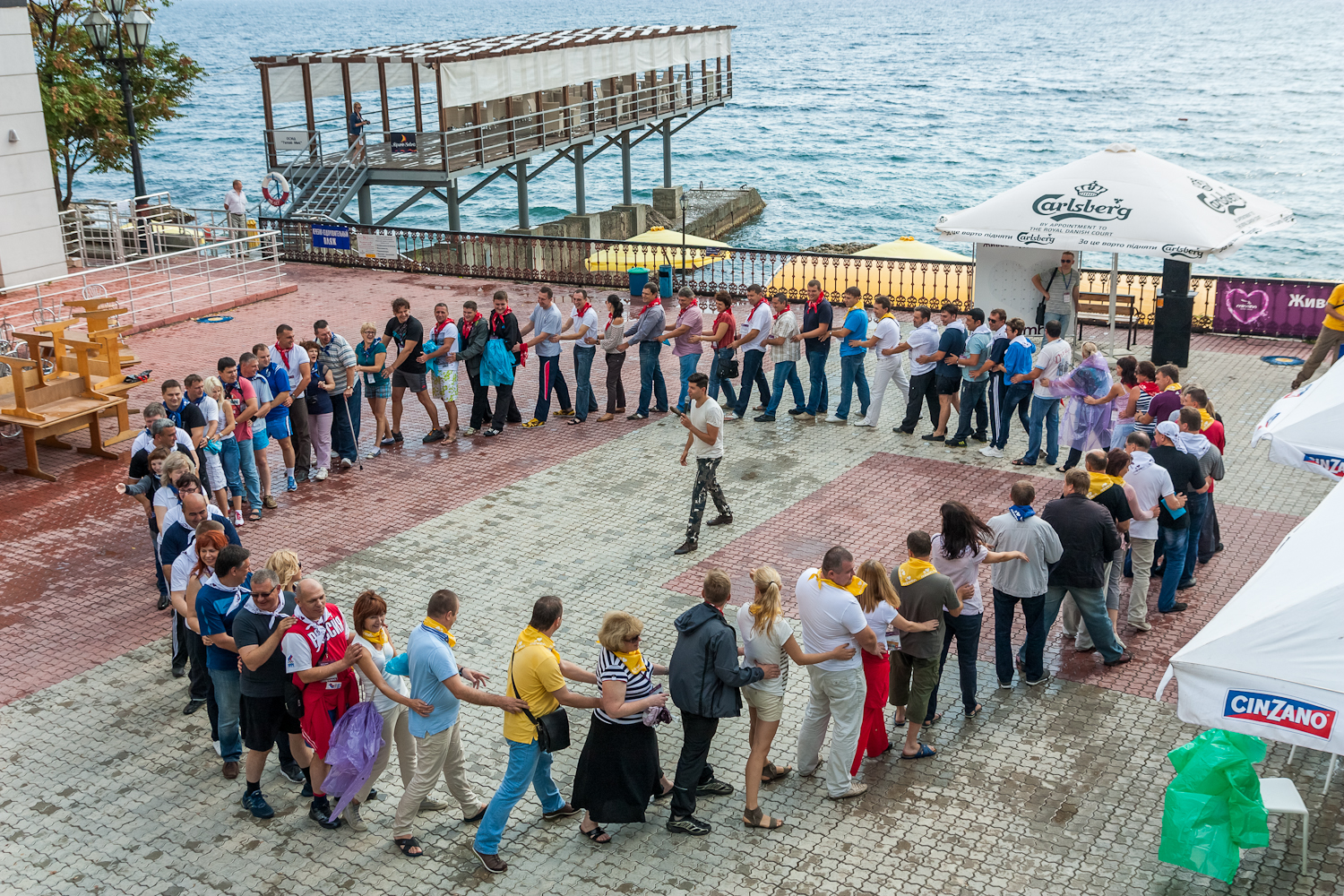 Тимбилдинг на берегу моря